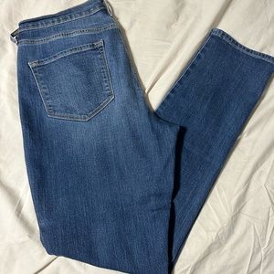 Women’s curvy profile jeans